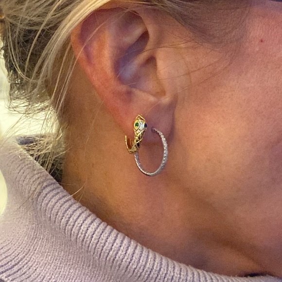 Pair of 18k White Gold & Diamond Inside/Outside Roberto Coin Hoops - Picture 11 of 11